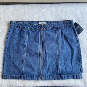 Brand NWT Denim Jean Zip-up Mini Skirt